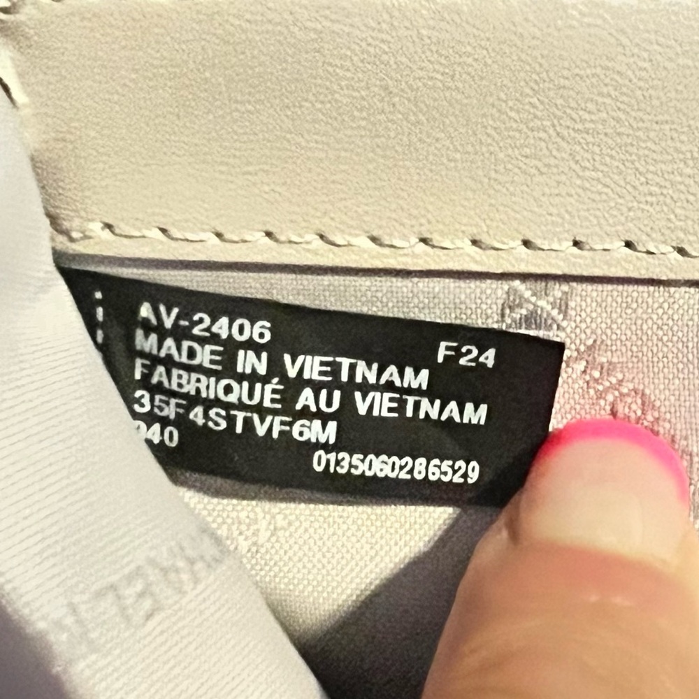 Michael Kors Textured Cream Wallet - Picture 4 of 4